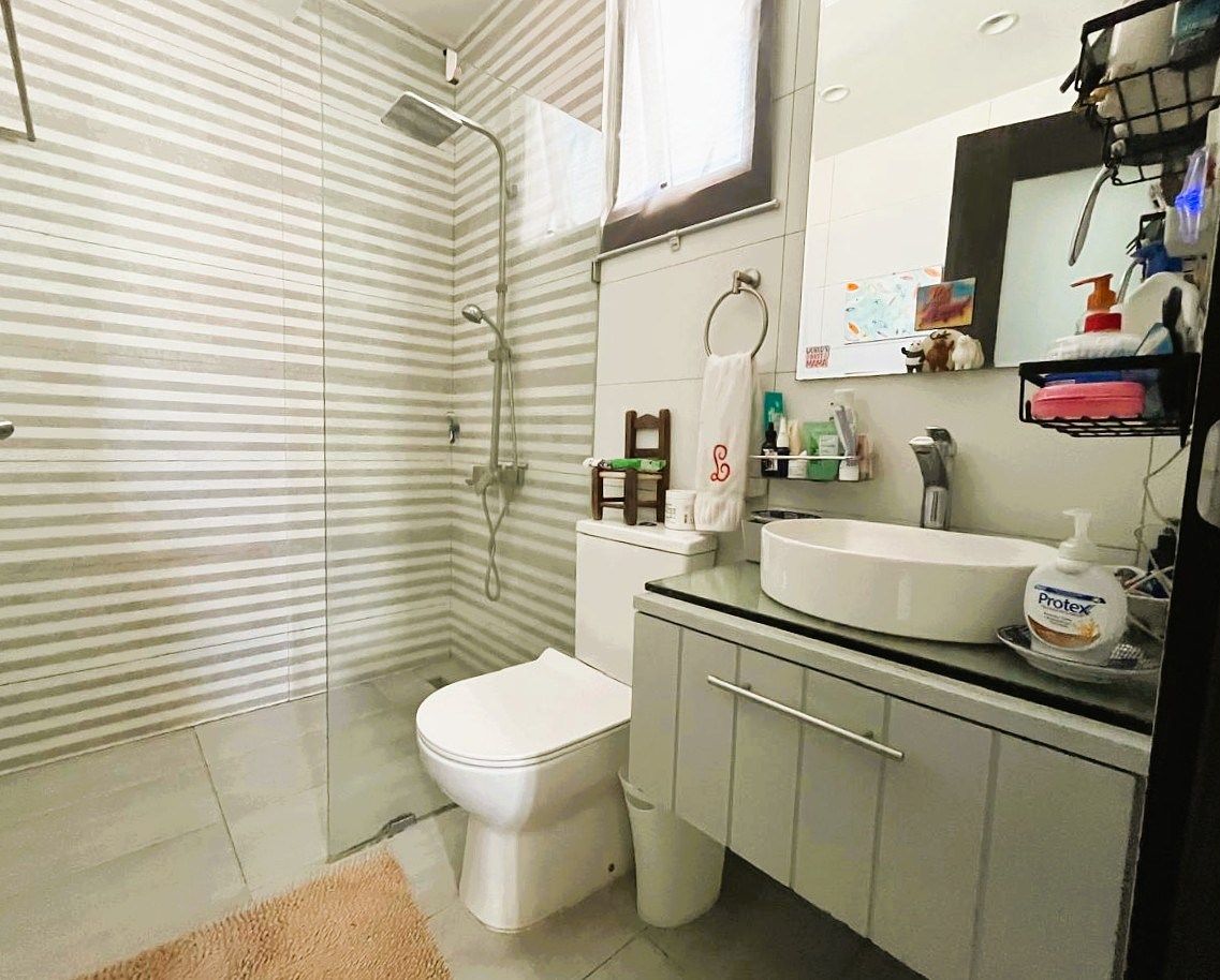 19 de 21: Baño tercera habitación