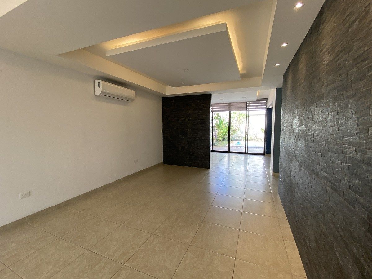 4 de 48: Sala Comedor