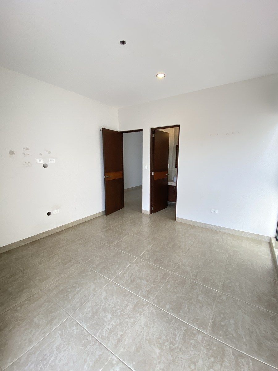 19 de 48: Recamara con baño completo