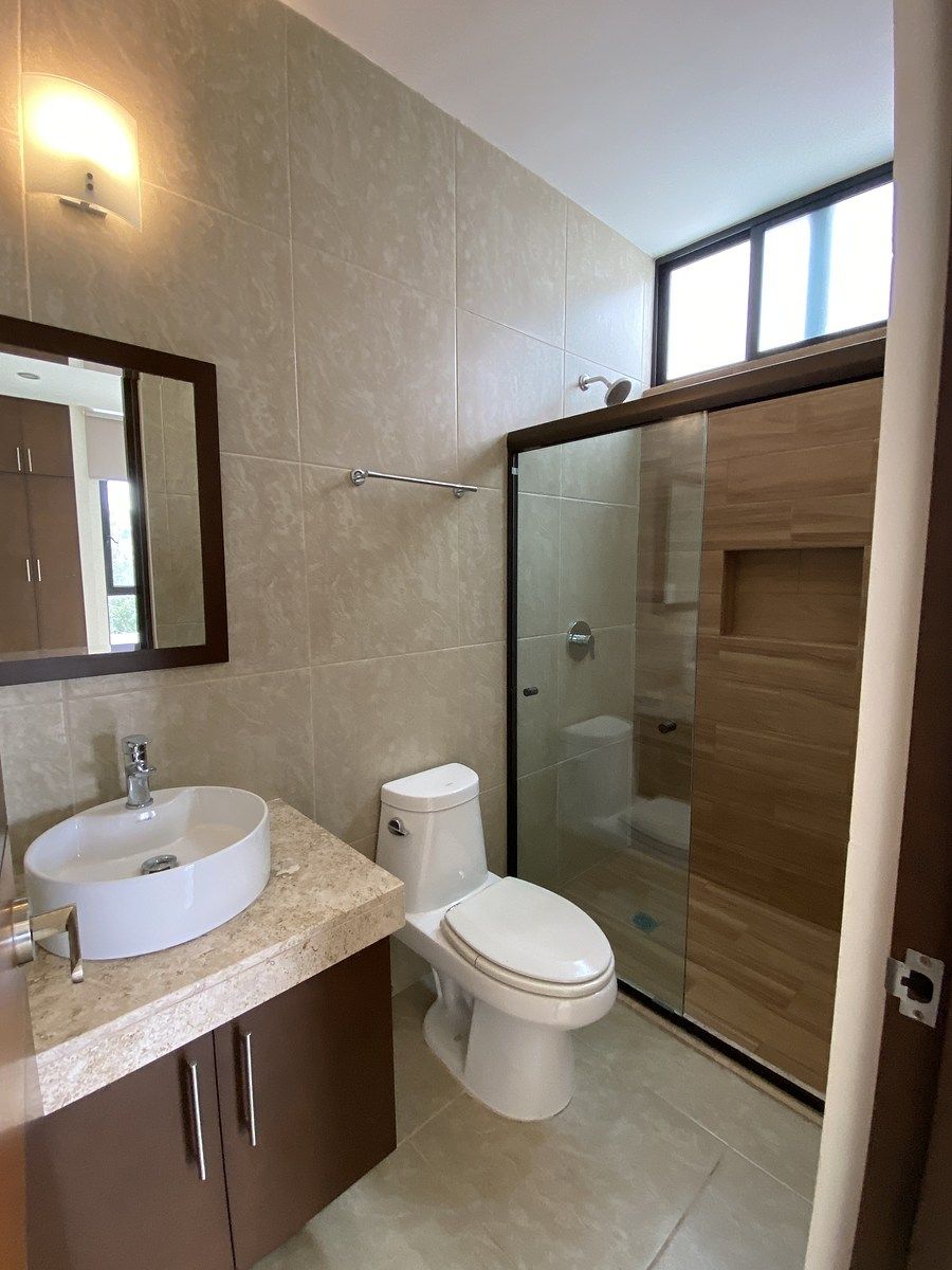 20 de 48: Baño completo