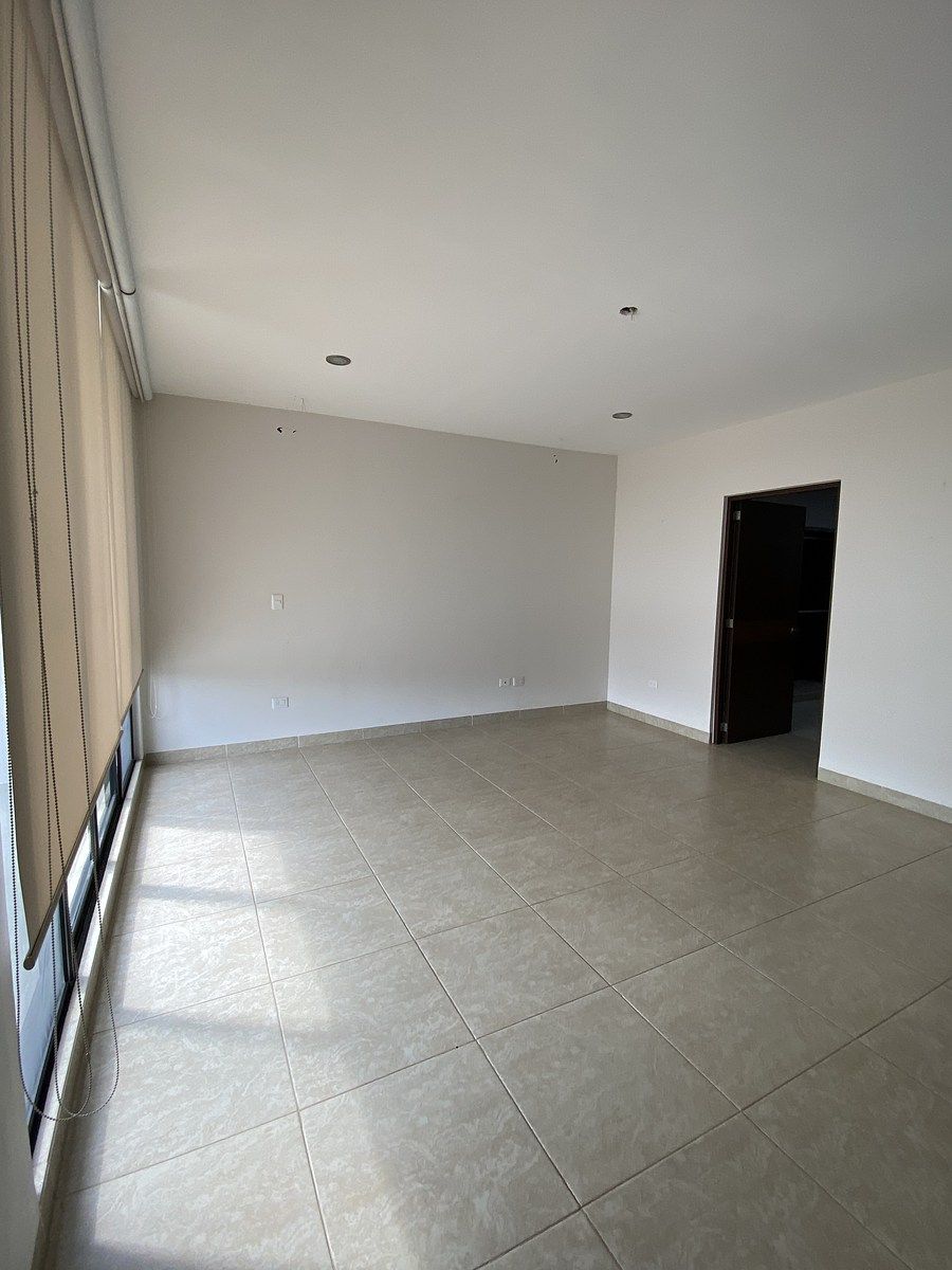 22 de 48: Amplio Master Room