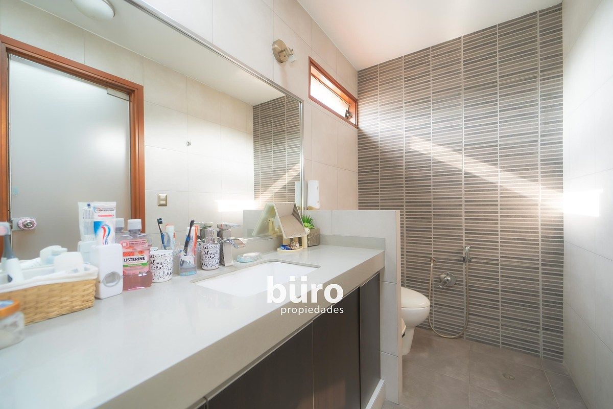 16 de 28: Baño del dormitorio secundario 1