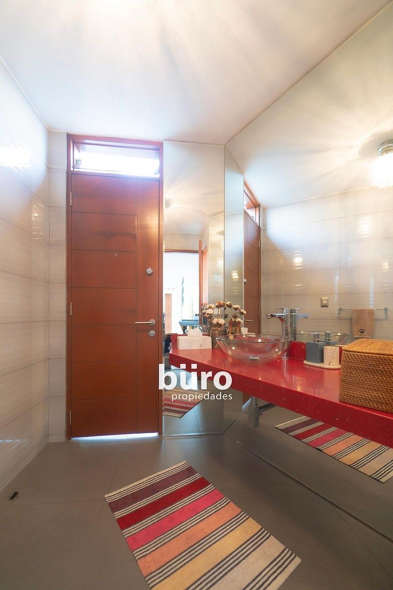 26 de 28: Baño de visitas