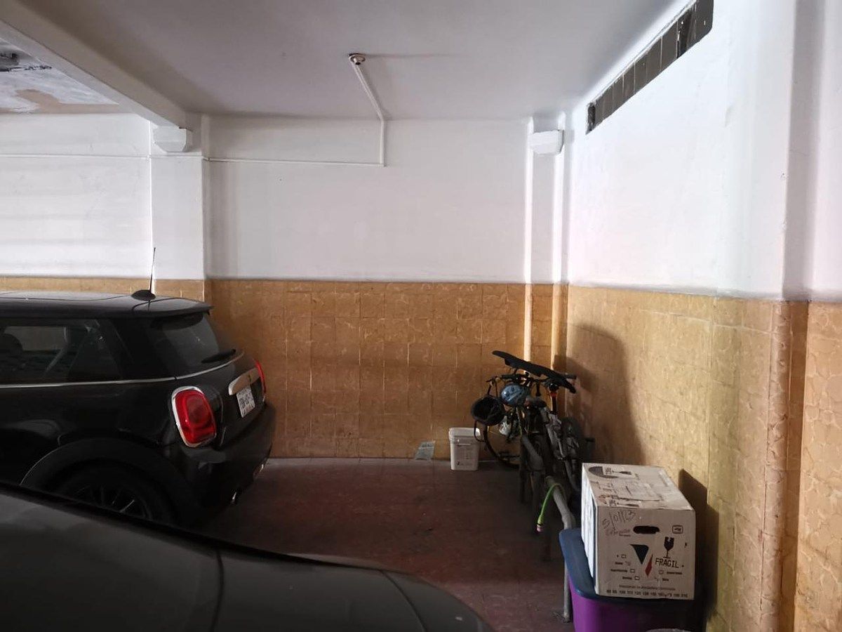 4 de 12: ESTACIONAMIENTOEST