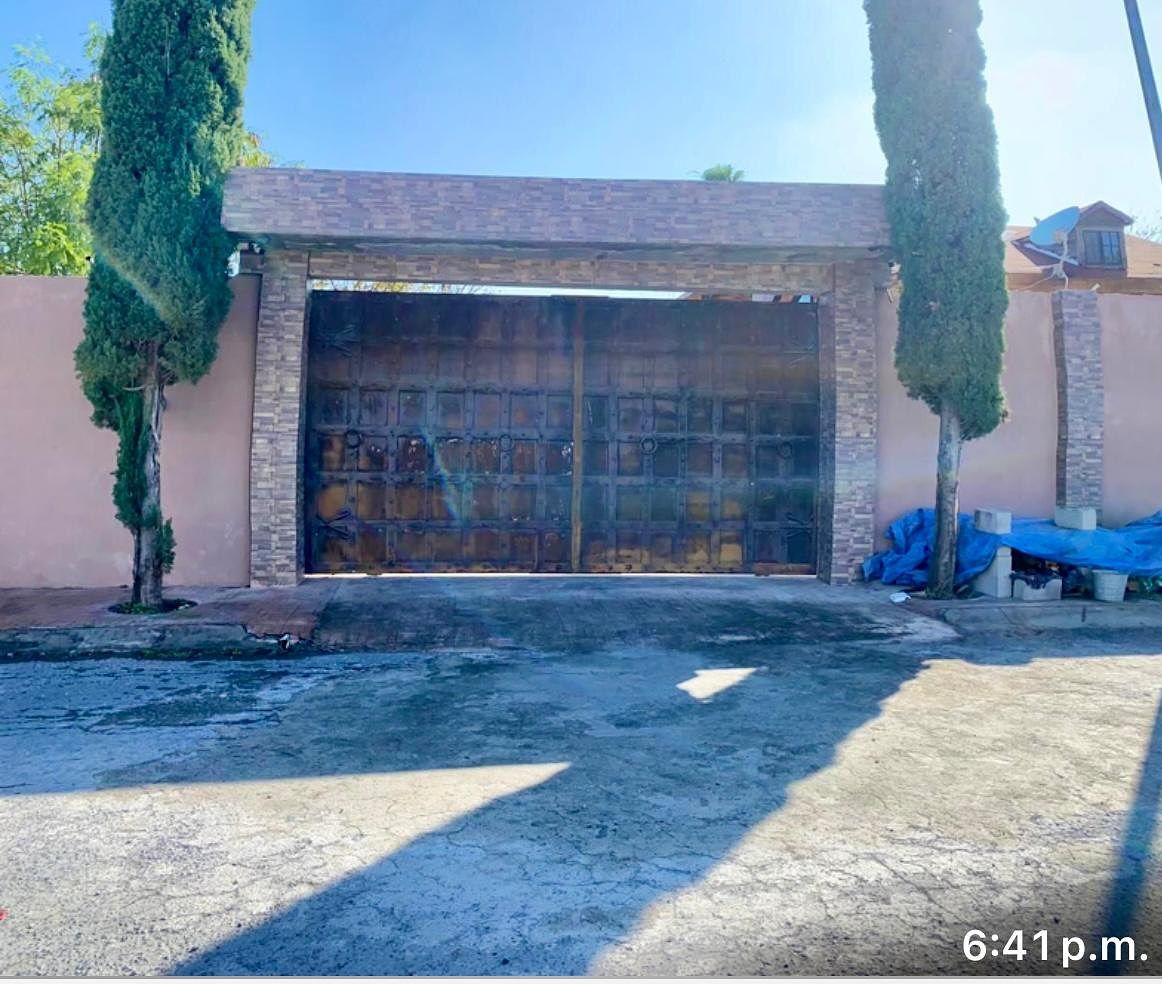 Hermosa Quinta en Venta en Los Villarreales, Salinas Victoria, N. L. - foto 2