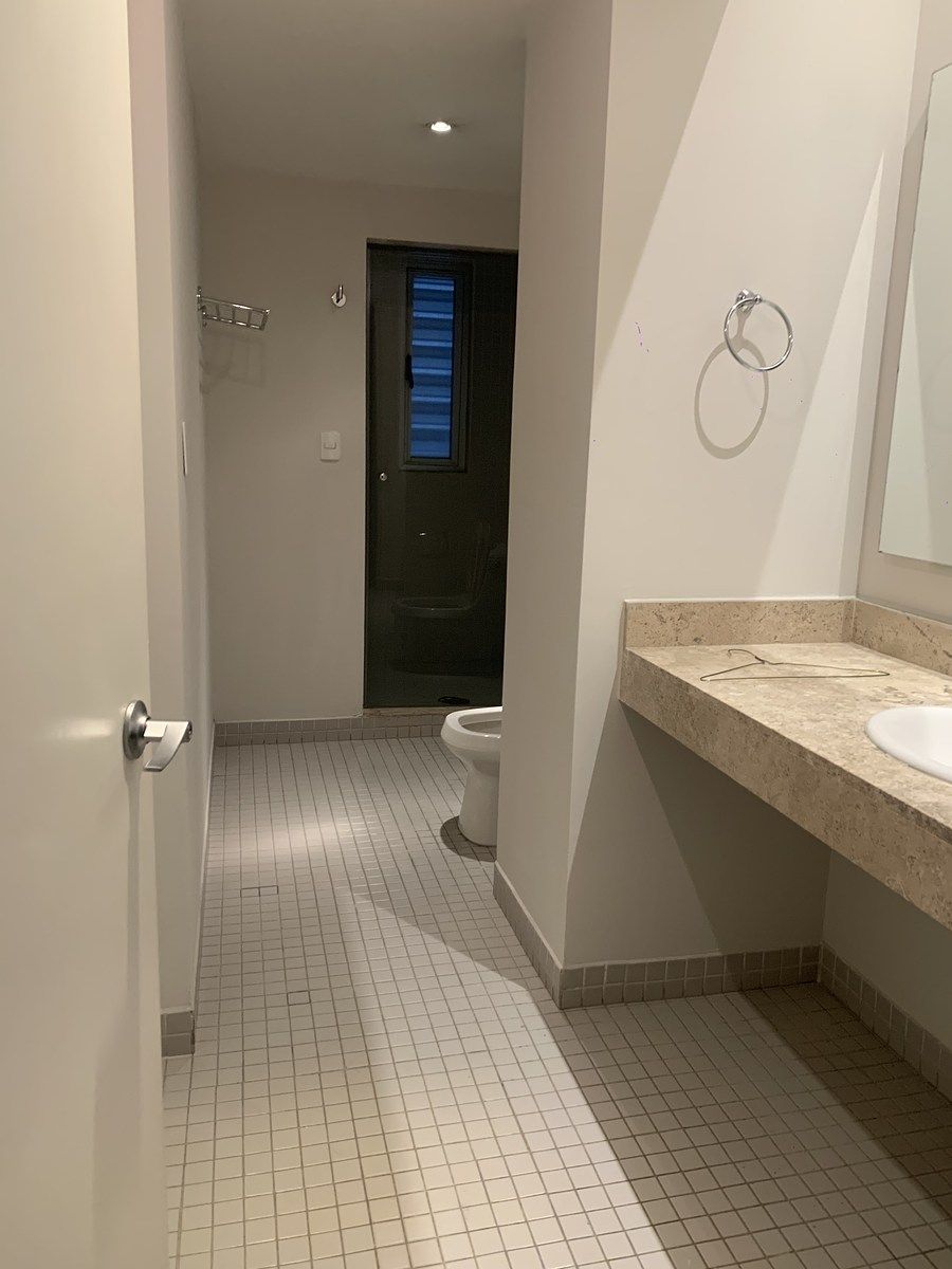 18 de 37: Baño secundario