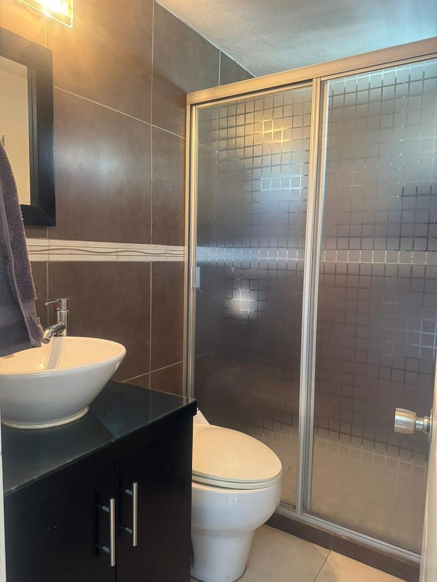 11 of 15: baño principal