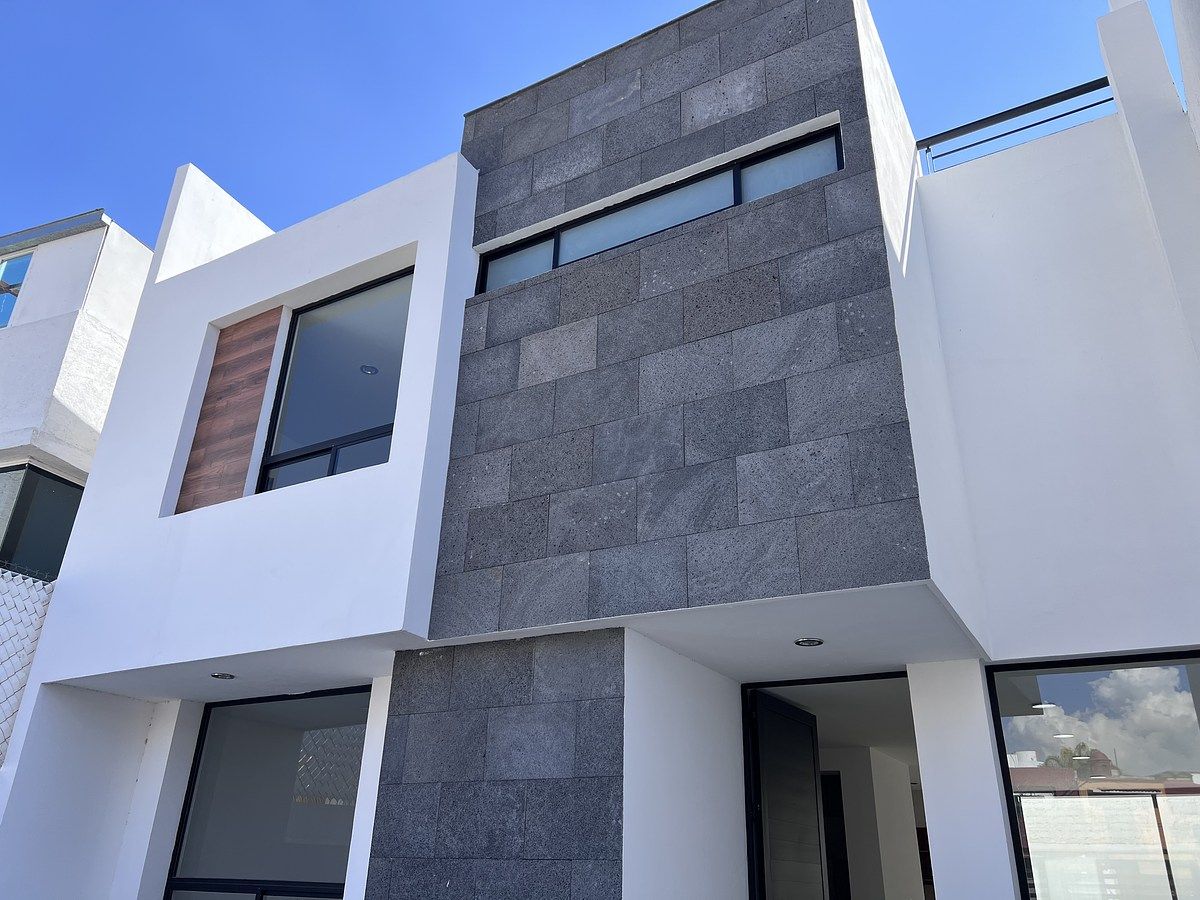 Casa Venta Milenio III Queretaro Céntrica 4 recámaras Estudio Jardín Vista Nueva - foto 1