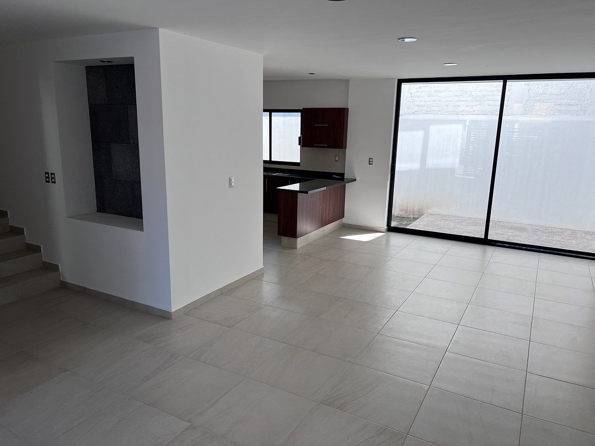 Casa Venta Milenio III Queretaro Céntrica 4 recámaras Estudio Jardín Vista Nueva - foto 5