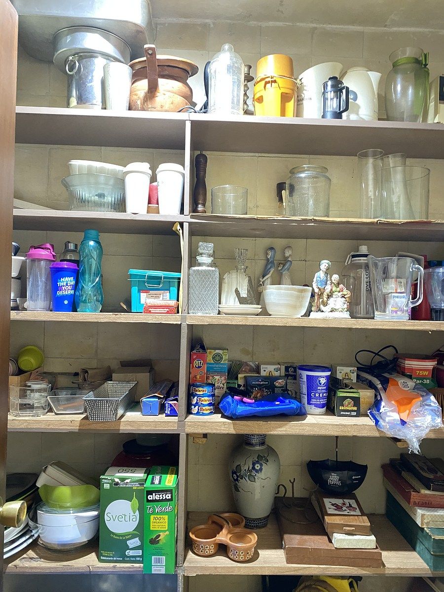 13 de 32: Amplia despensa