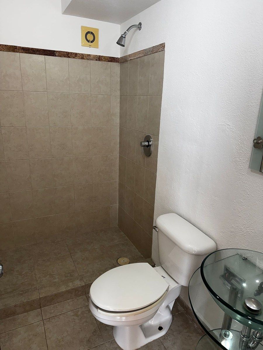 10 de 10: Baño secundario