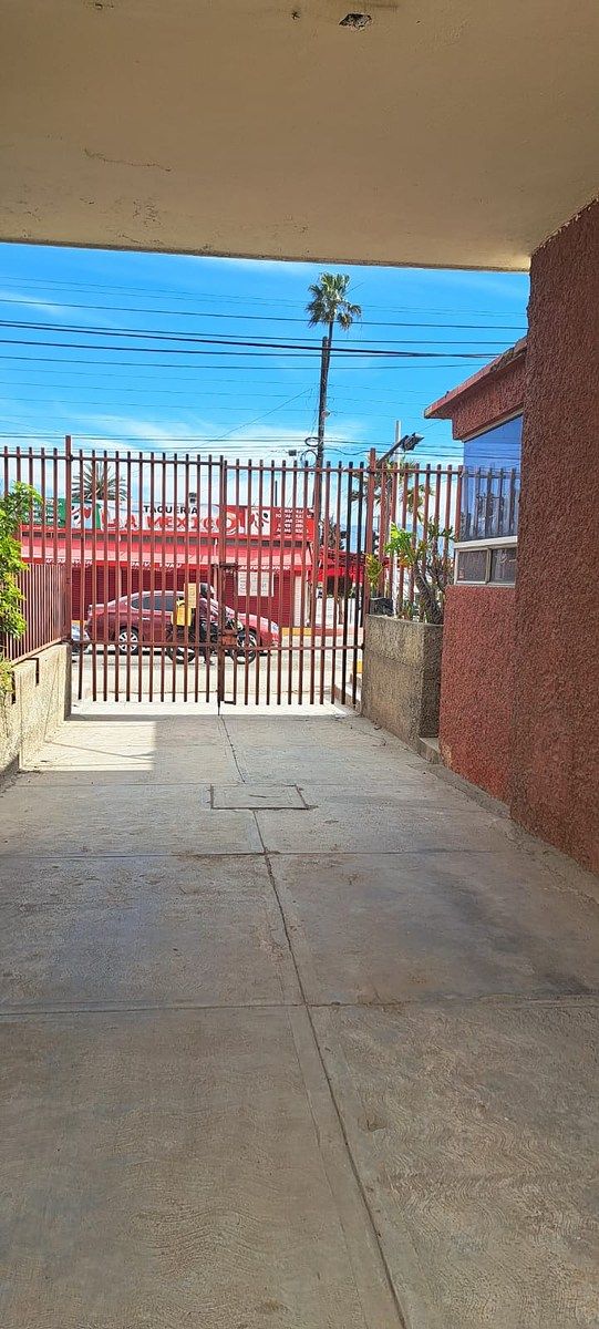 9 de 18: VISTA DEL INTERIOR HACIA LA CALLE RUIZ