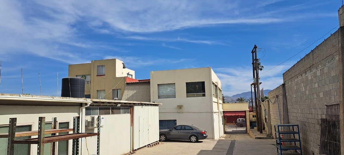 15 de 18: VISTA DESDE INTERIOR DEL PATIO