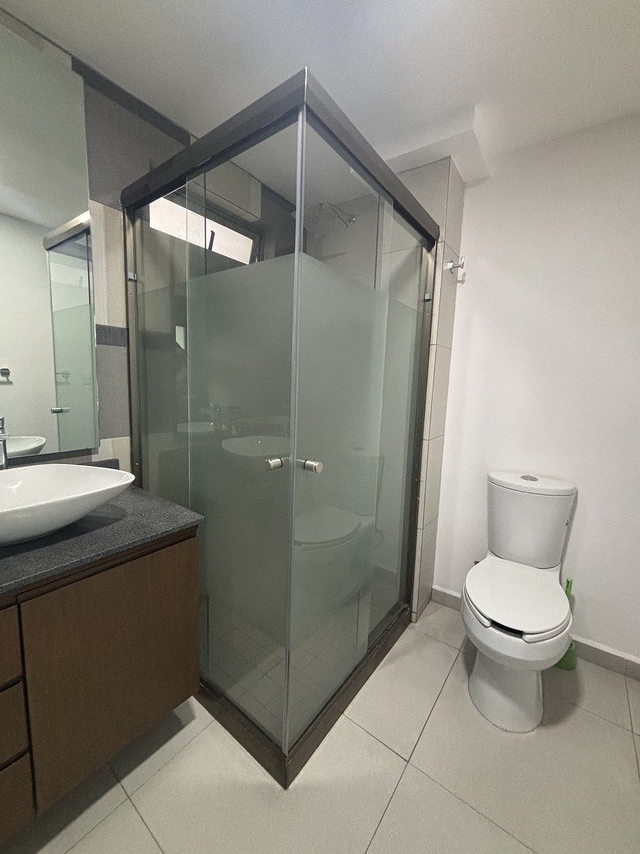 10 de 20: Baño de Recam Ppal.