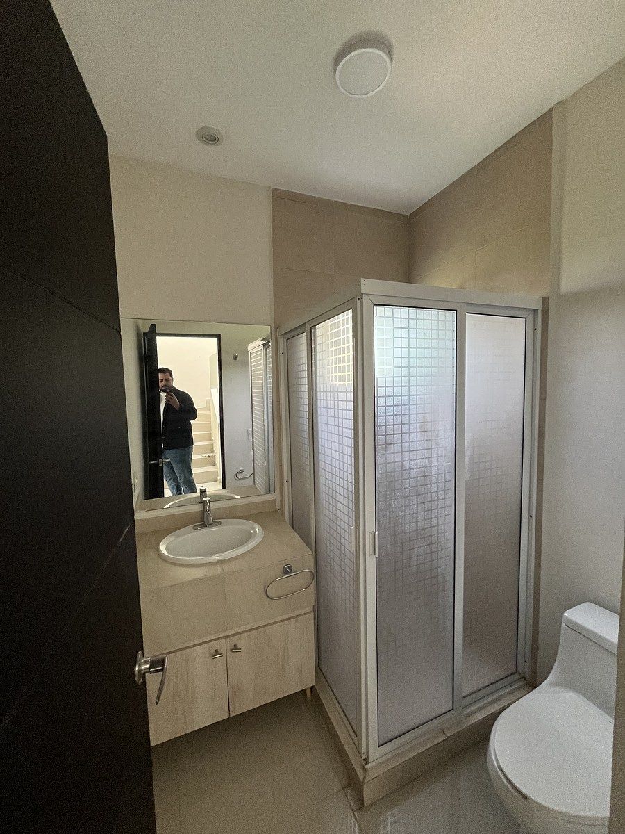 12 de 21: 2do Baño completo