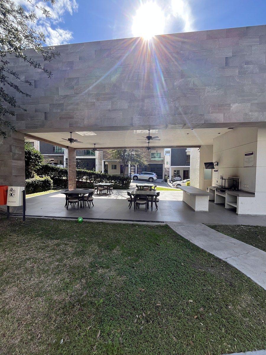 20 de 21: zona de palapa en Residencial