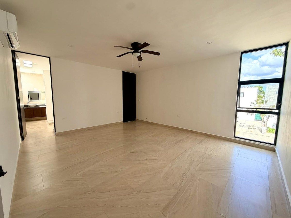 27 of 32: RECÁMARA PRINCIPAL