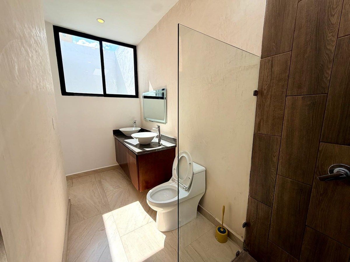 30 of 32: BAÑO RECÁMARA PRINCIPAL