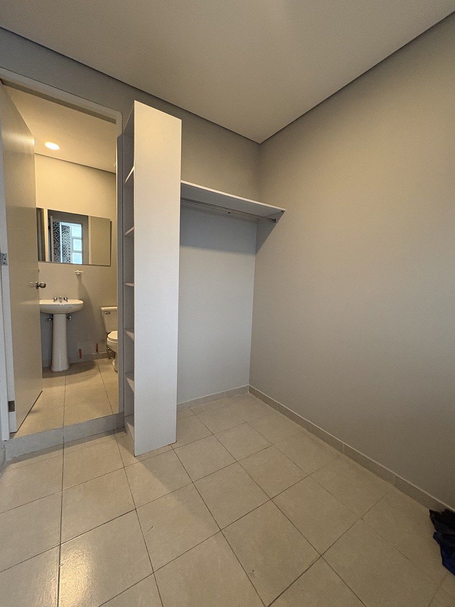 24 de 36: Cuarto de servicio