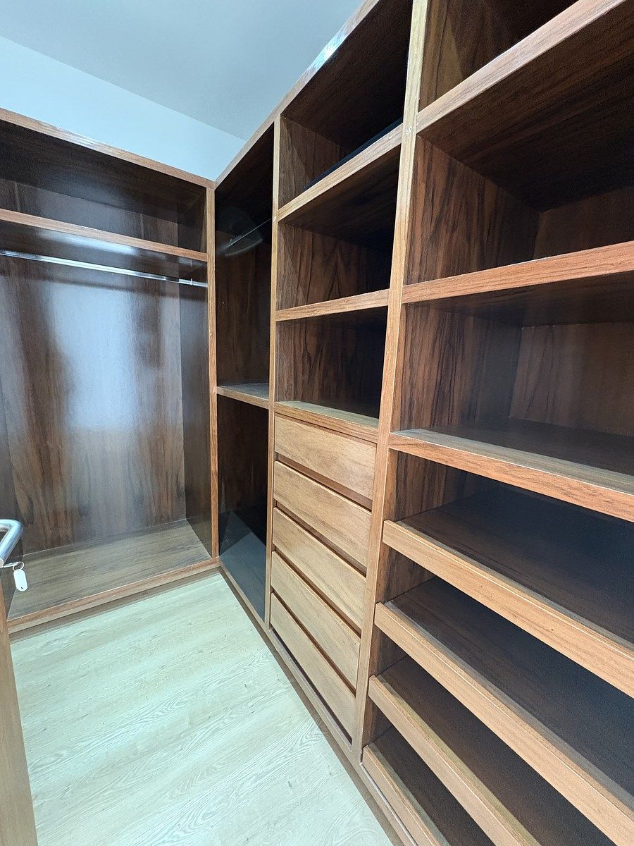 19 de 42: Walk-in-closet