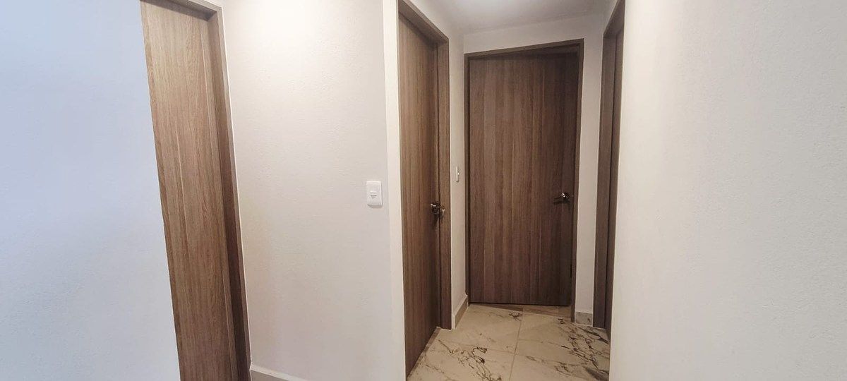 13 de 35: pasillo recámaras y baño