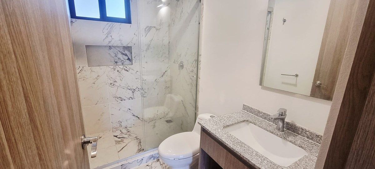 23 de 35: baño recámara principal