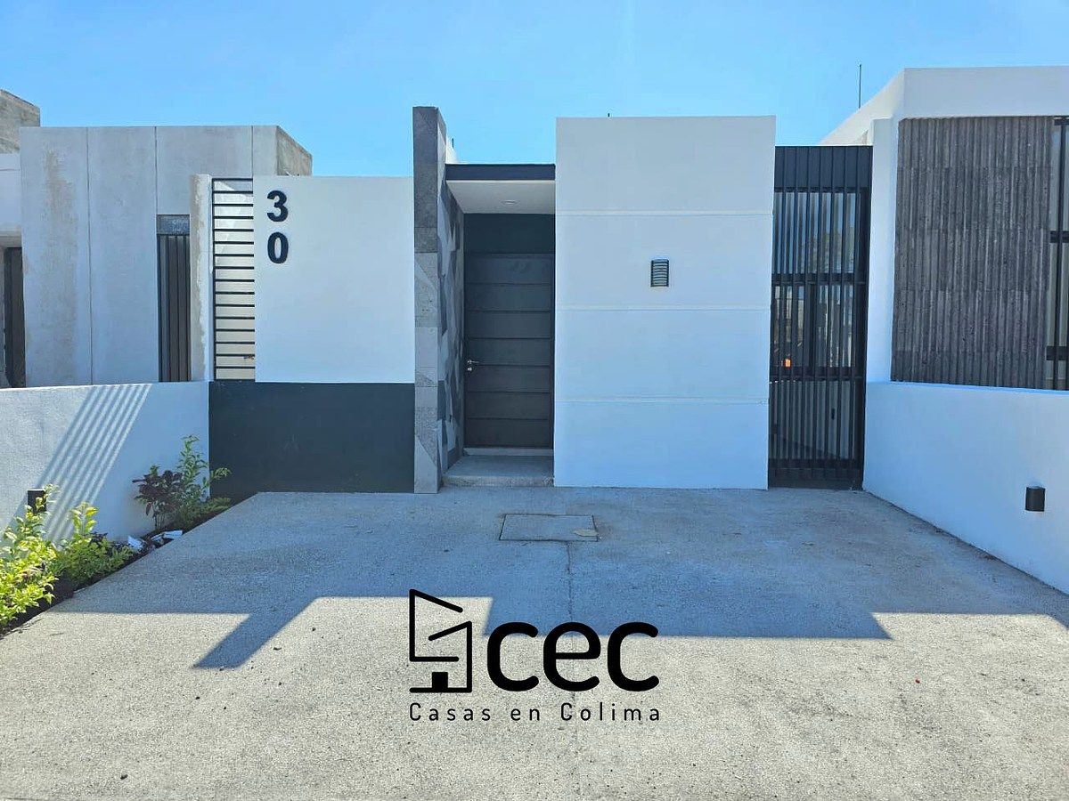 Casa en Venta, 1 Planta, 2 Recámaras, 2 Baños, Cochera para 2 Autos.