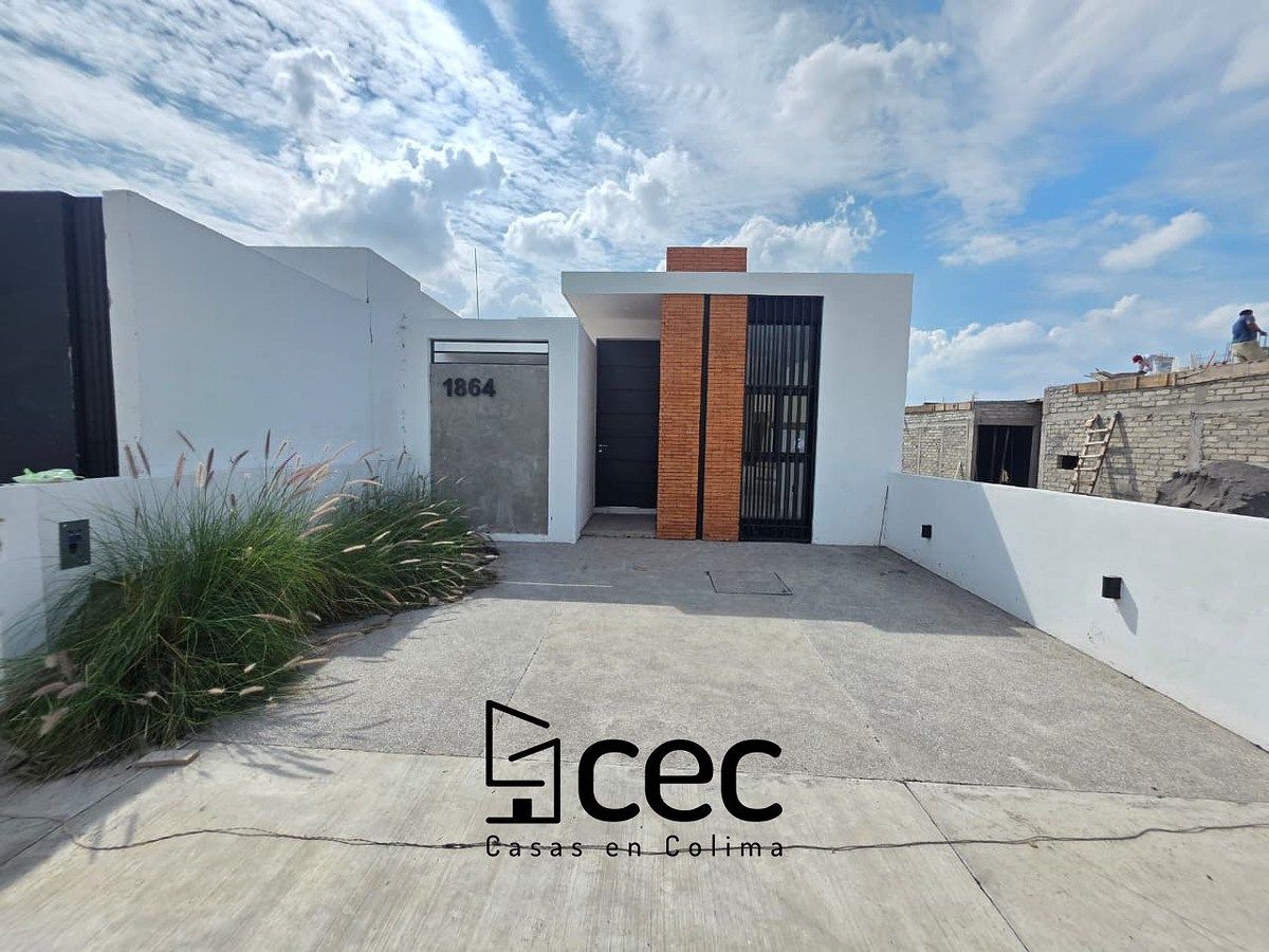 Casa en Venta de 1 Planta, 2 Recámaras, 2 Baños, Cochera para 2 Autos.