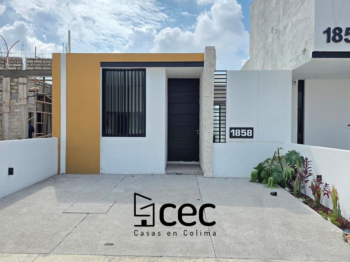 Casa en Venta, 1 Planta, 2 Recámaras, 2 Baños, Cochera para 2 Autos