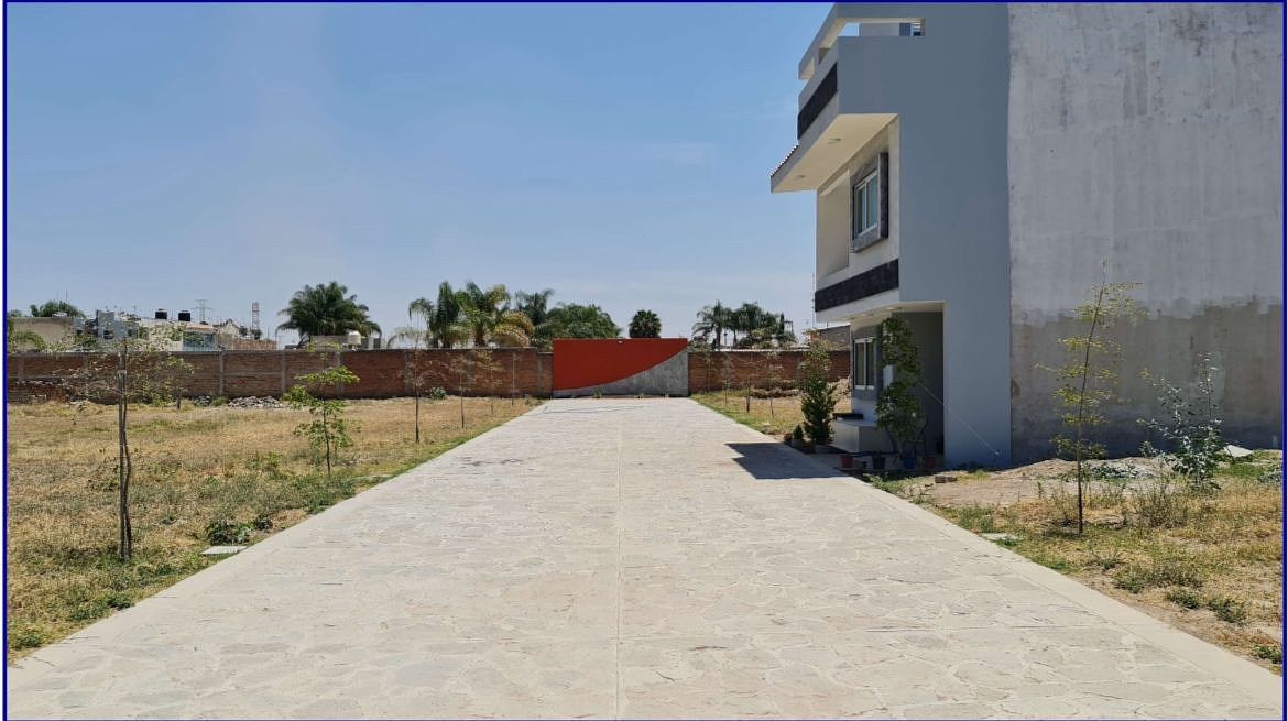 TERRENO EN VENTA EN JARDINES LA PROVIDENCIA - foto 2