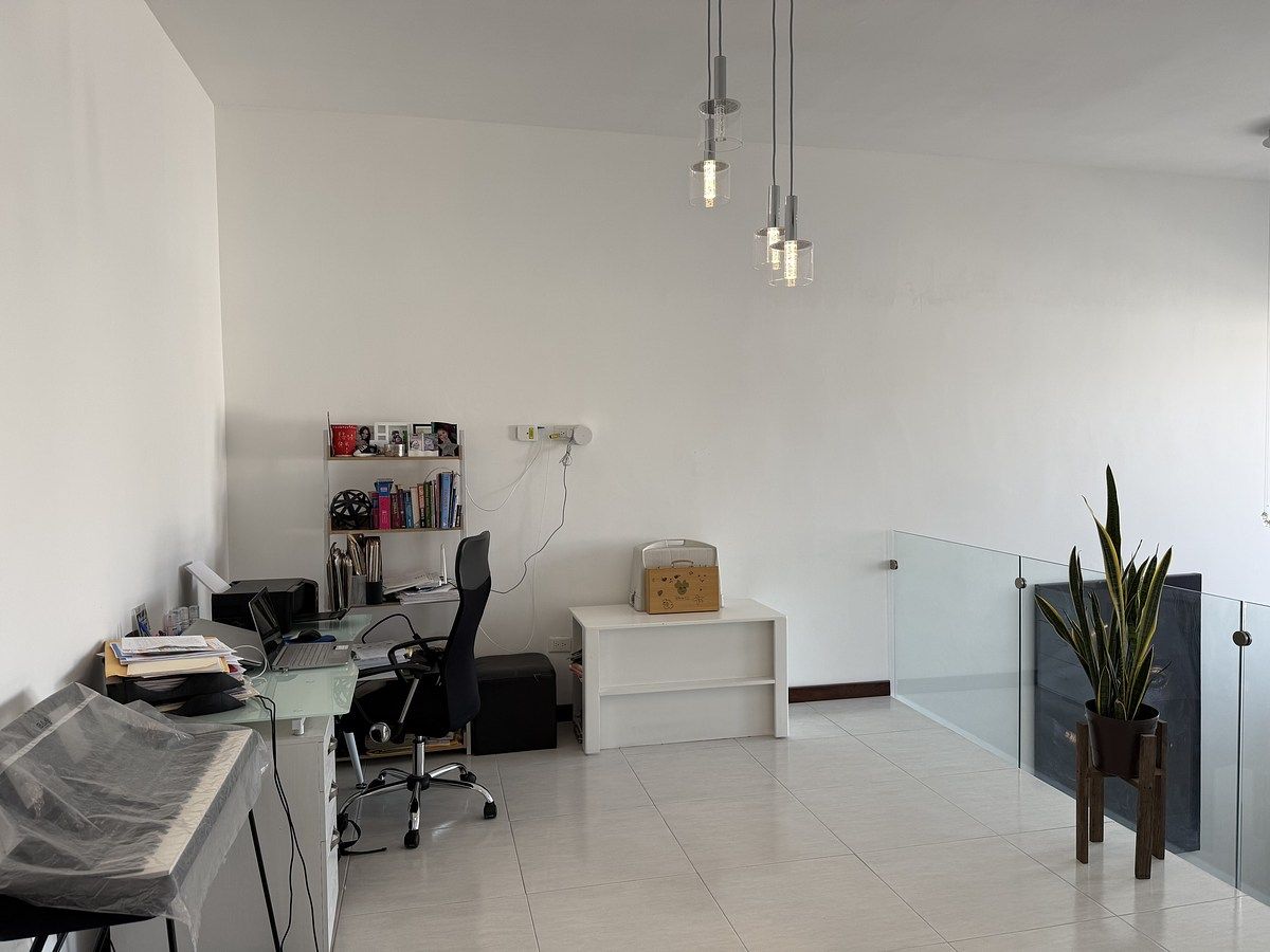 17 of 38: Estancia planta alta