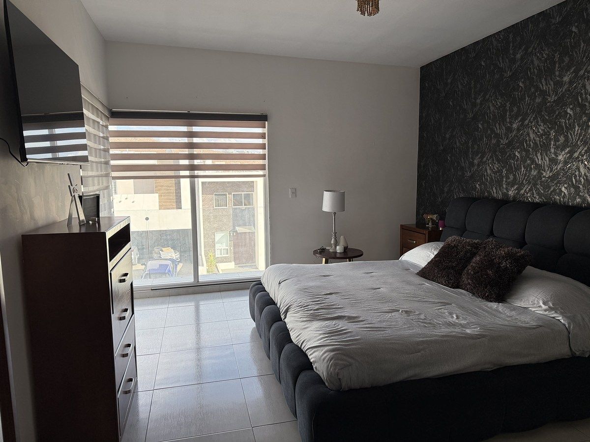 19 of 38: Recamara principal