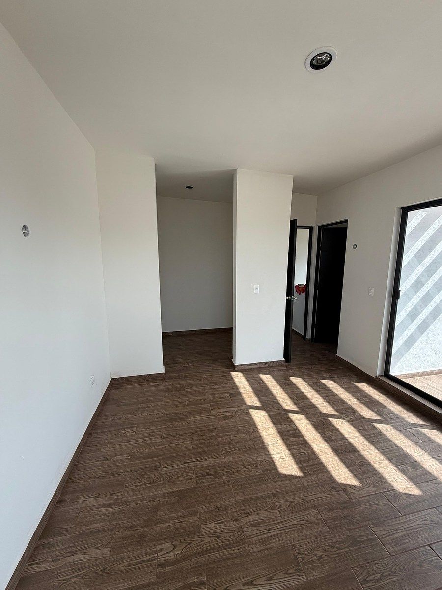 7 de 16: Clóset vestidor