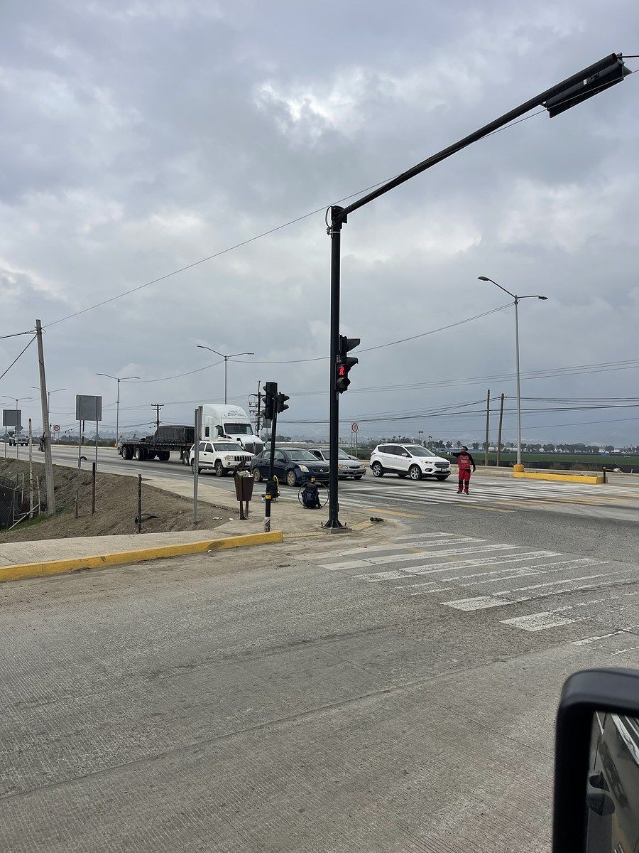 3 de 19: Acceso por carretera Transpeninsular.