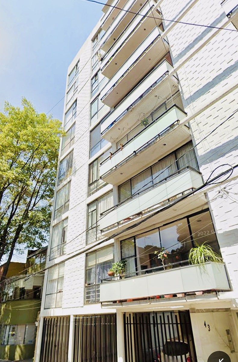 1 de 11: https://www.easybroker.com/agent/properties/departamento-en-