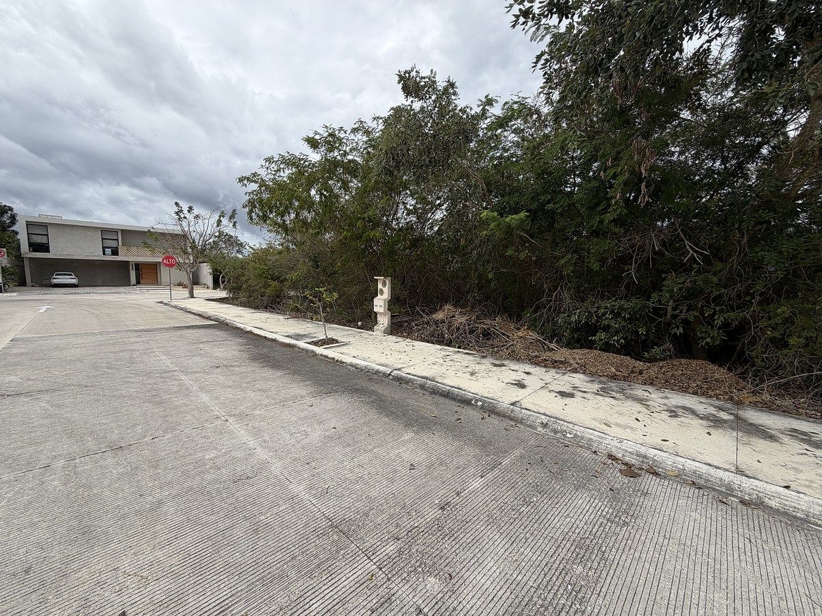 TERRENOS EN PRIVADA NORTE MÉRIDA EN ESQUINA - foto 5