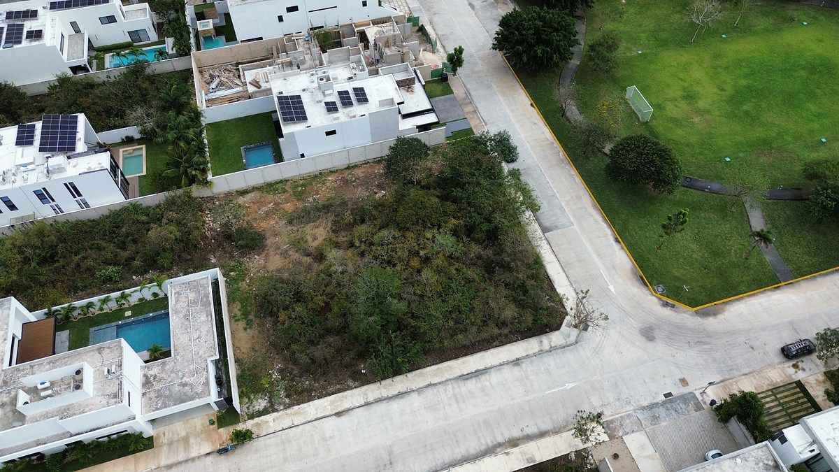 TERRENOS EN PRIVADA NORTE MÉRIDA EN ESQUINA - foto 3