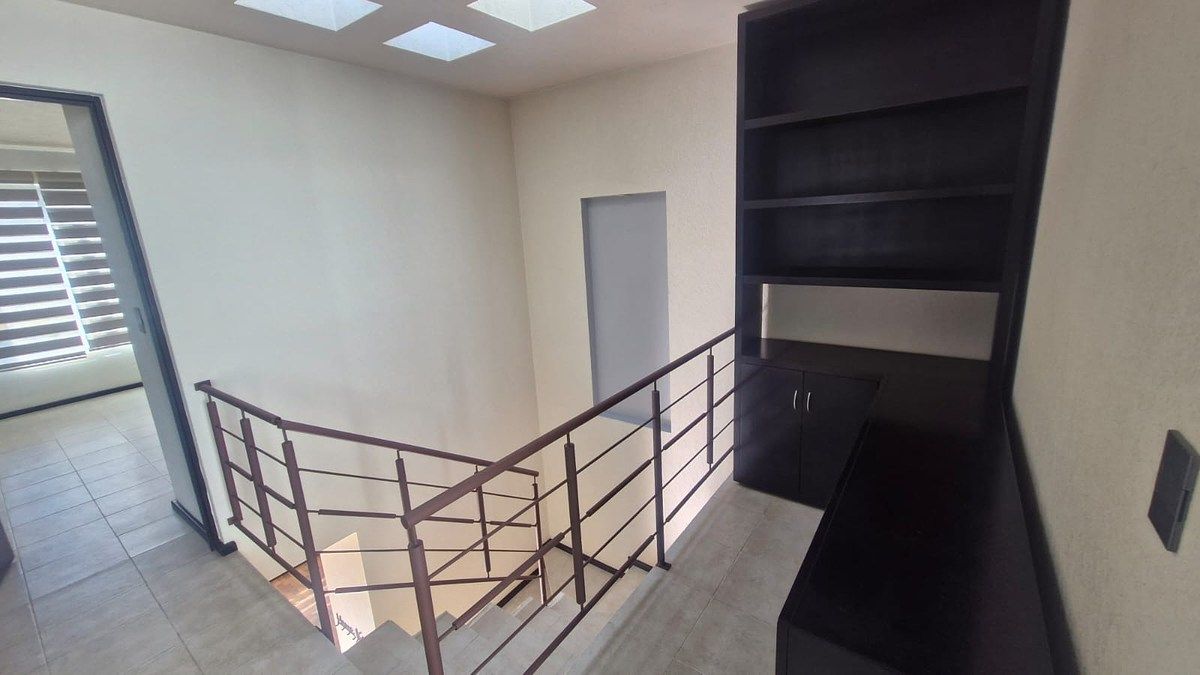 7 de 7: lugar con mueble para home oficce