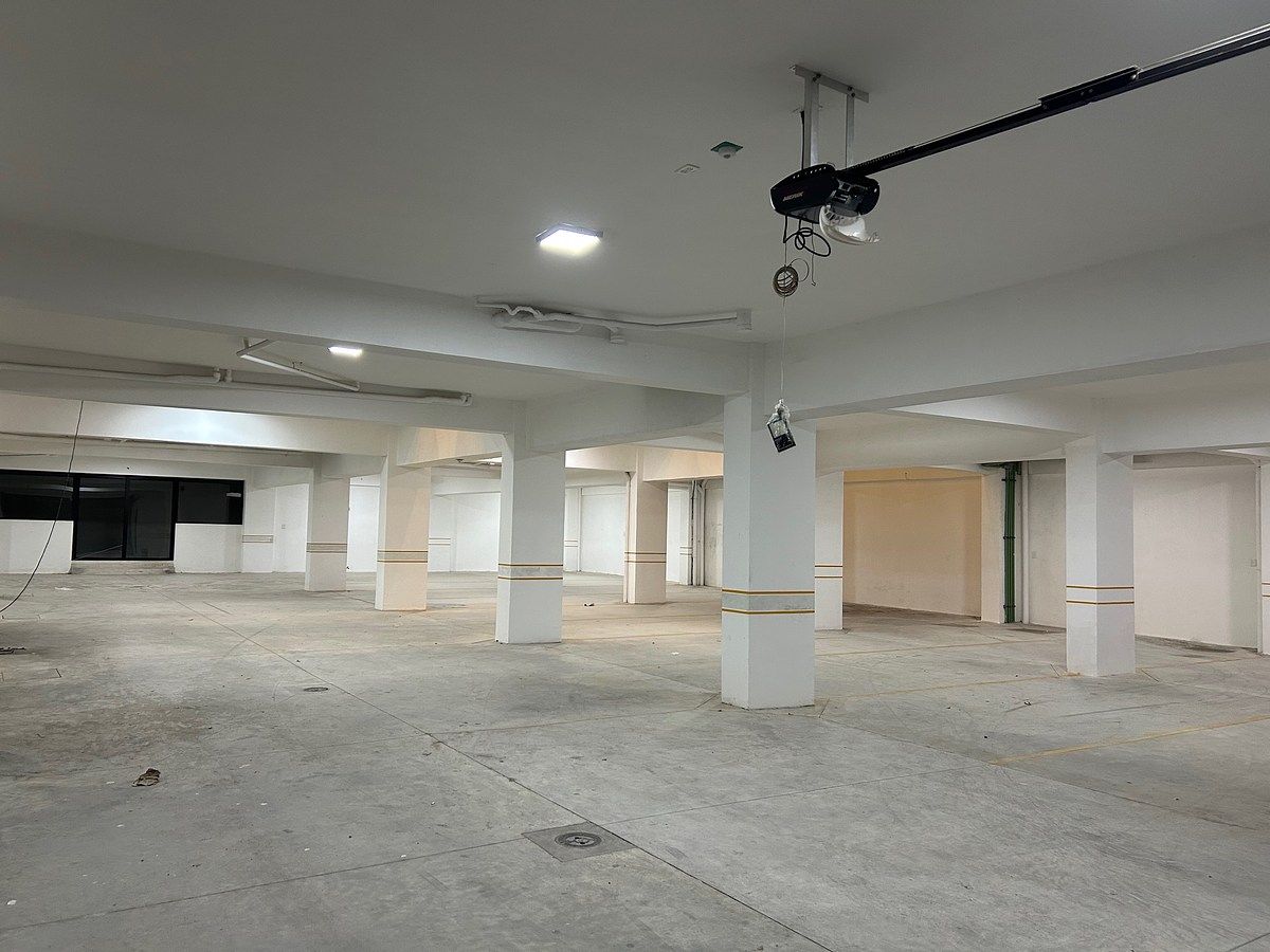 8 of 22: Estacionamiento