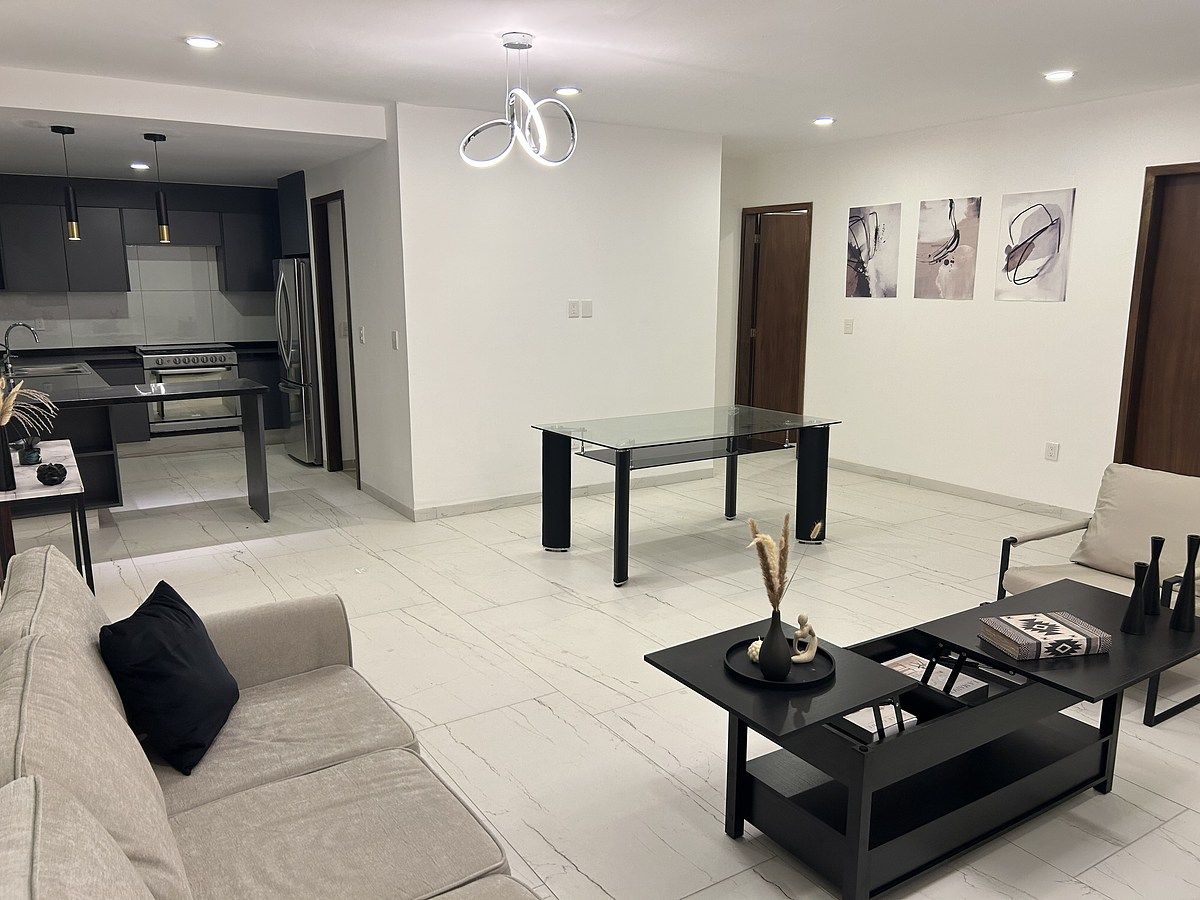 10 of 22: Sala-comedor-cocina