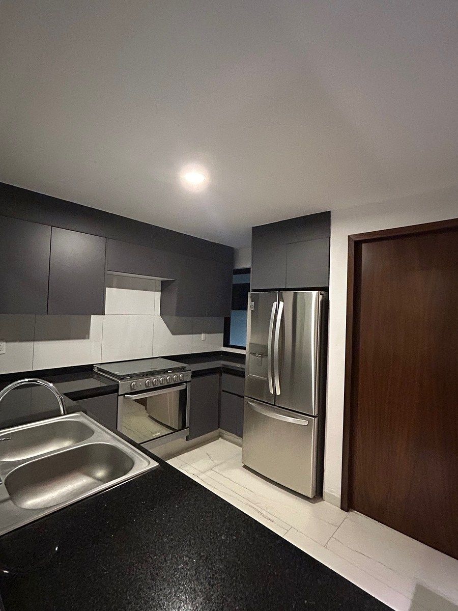 12 of 22: Otra vista de cocina