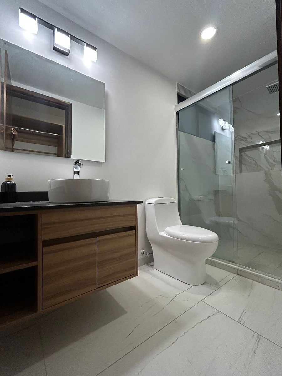 16 of 22: Baño recámara principal