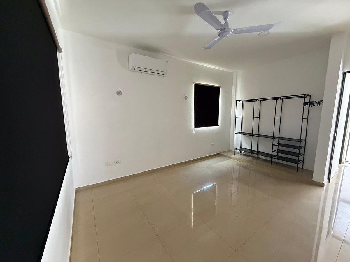 8 of 10: Habitación  2