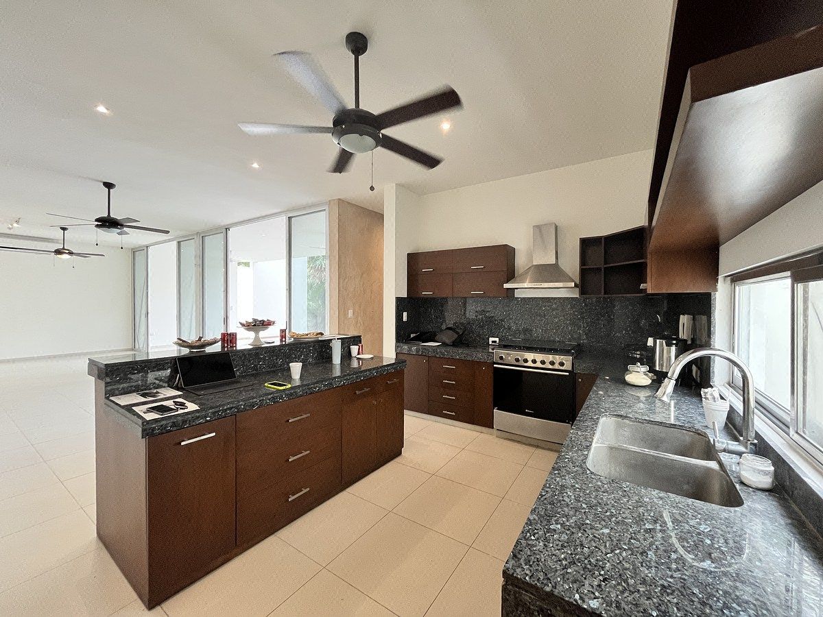 Casa en Venta en Mérida Yucatán en Temozón Norte en la Privada Allegra