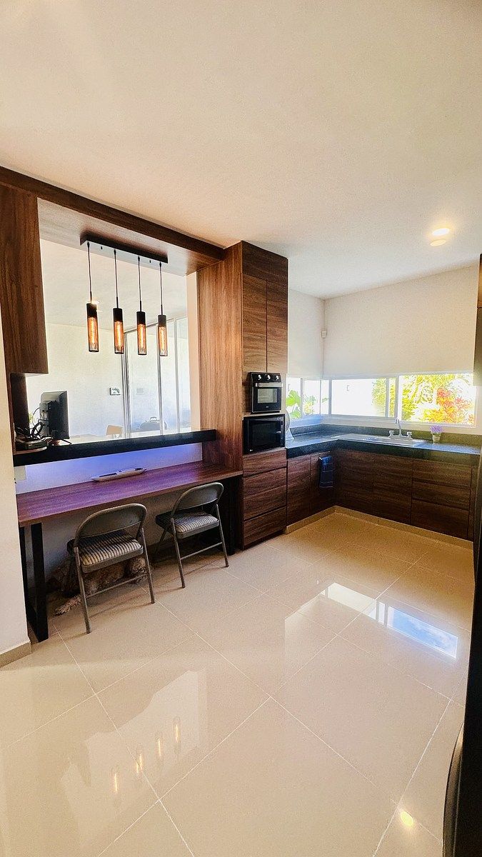 15 of 48: Cocina con gavetas