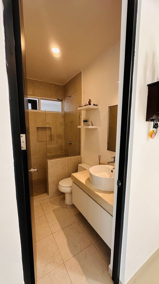 19 of 48: Baño Planta baja