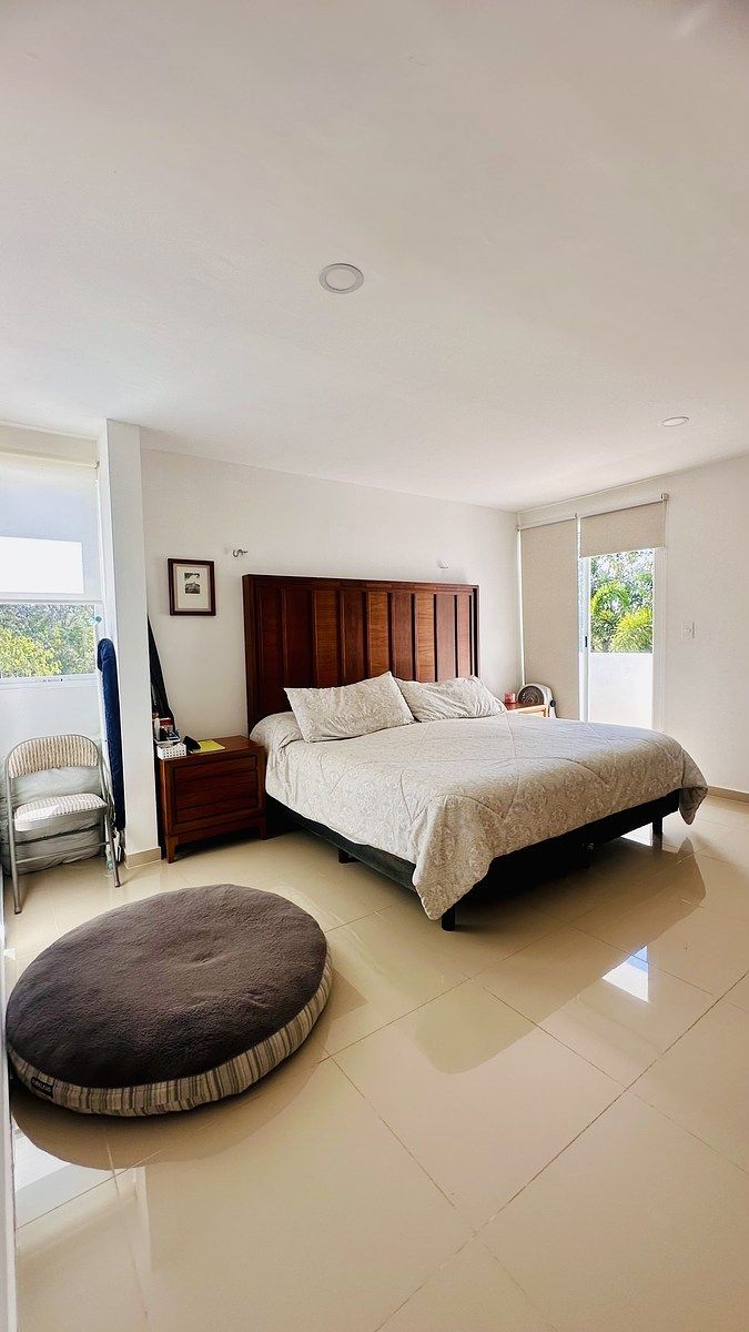 25 of 48: Habitación principal