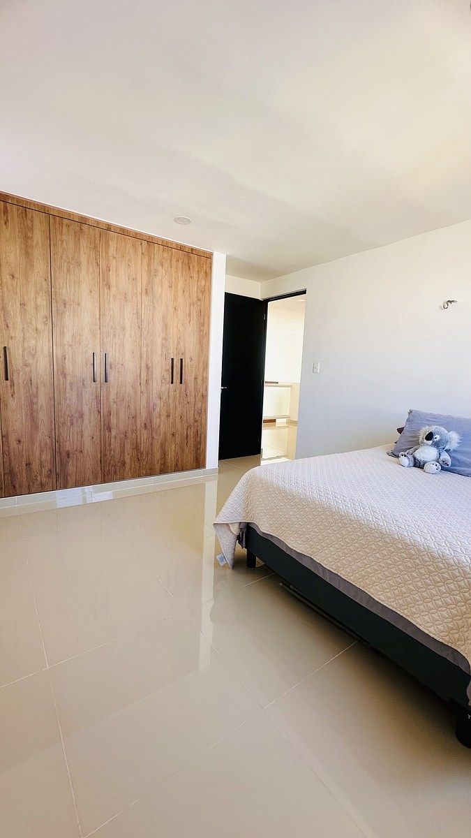 29 of 48: Habitación jr