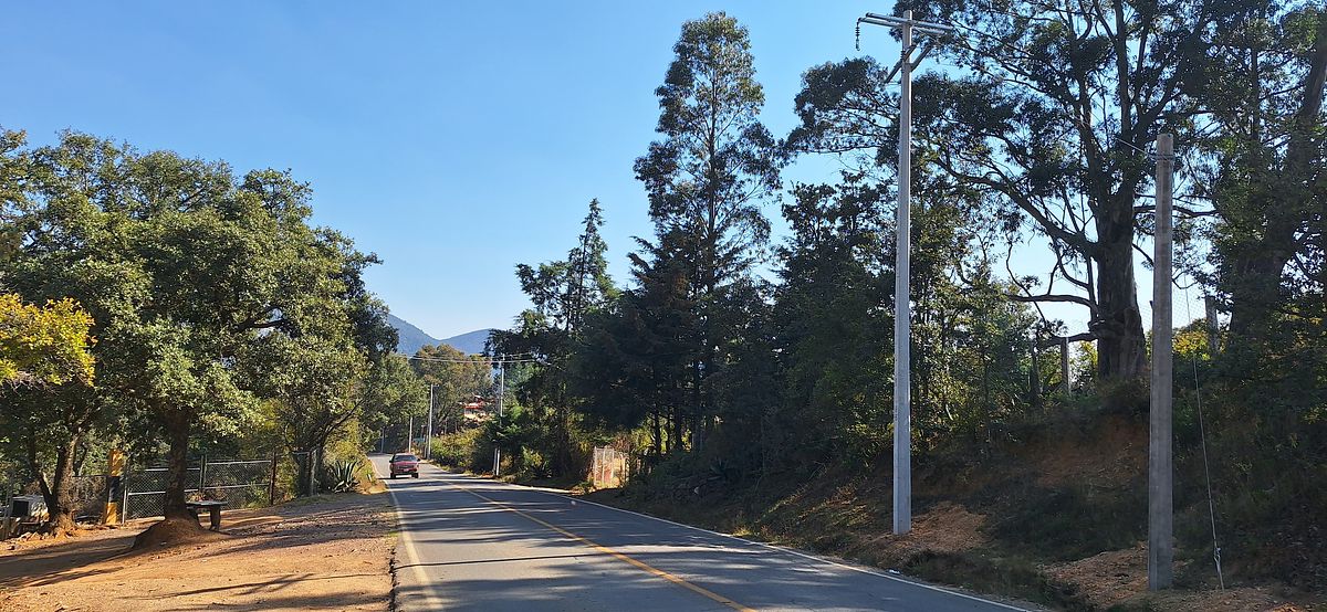 3 de 13: Acceso por carretera Guanajuato-Dolores Hidalgo.