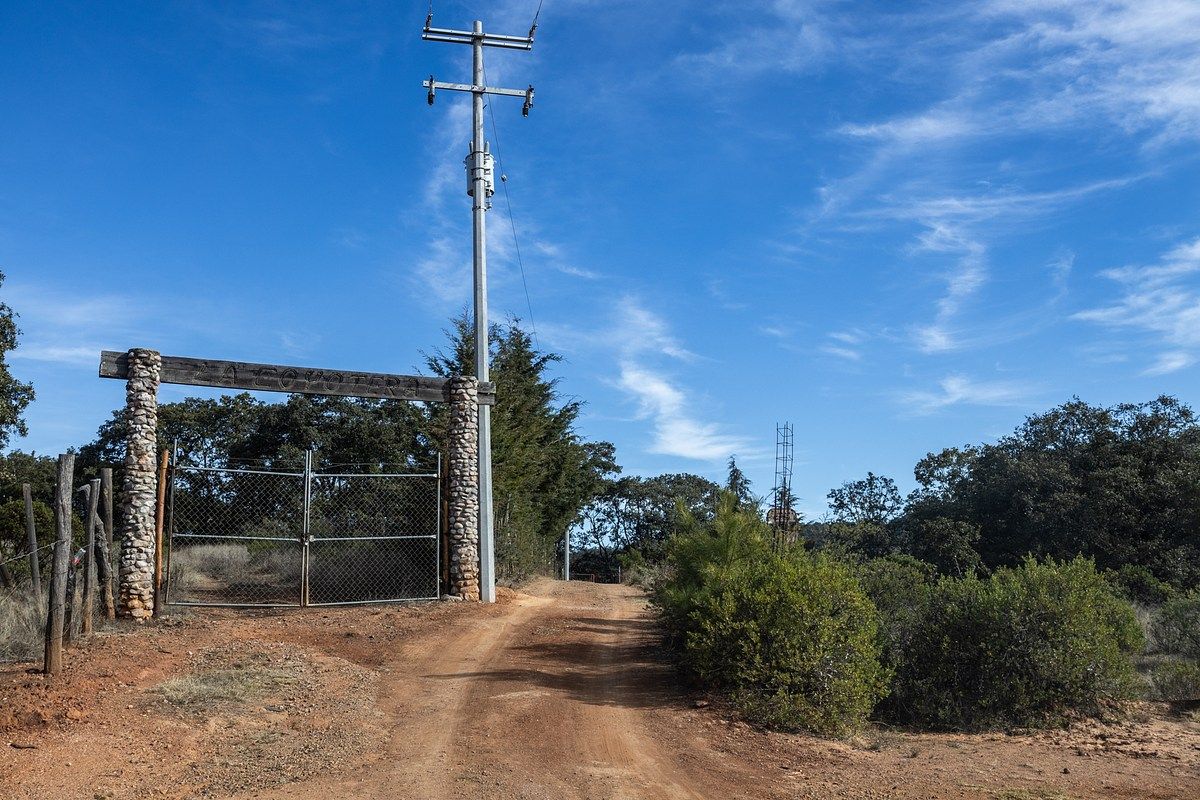 6 de 13: Infraestructura eléctrica.